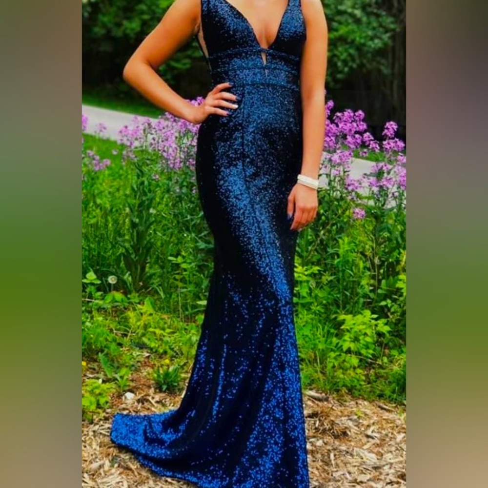 Beautiful Jovani dress is for sale! Size 2
